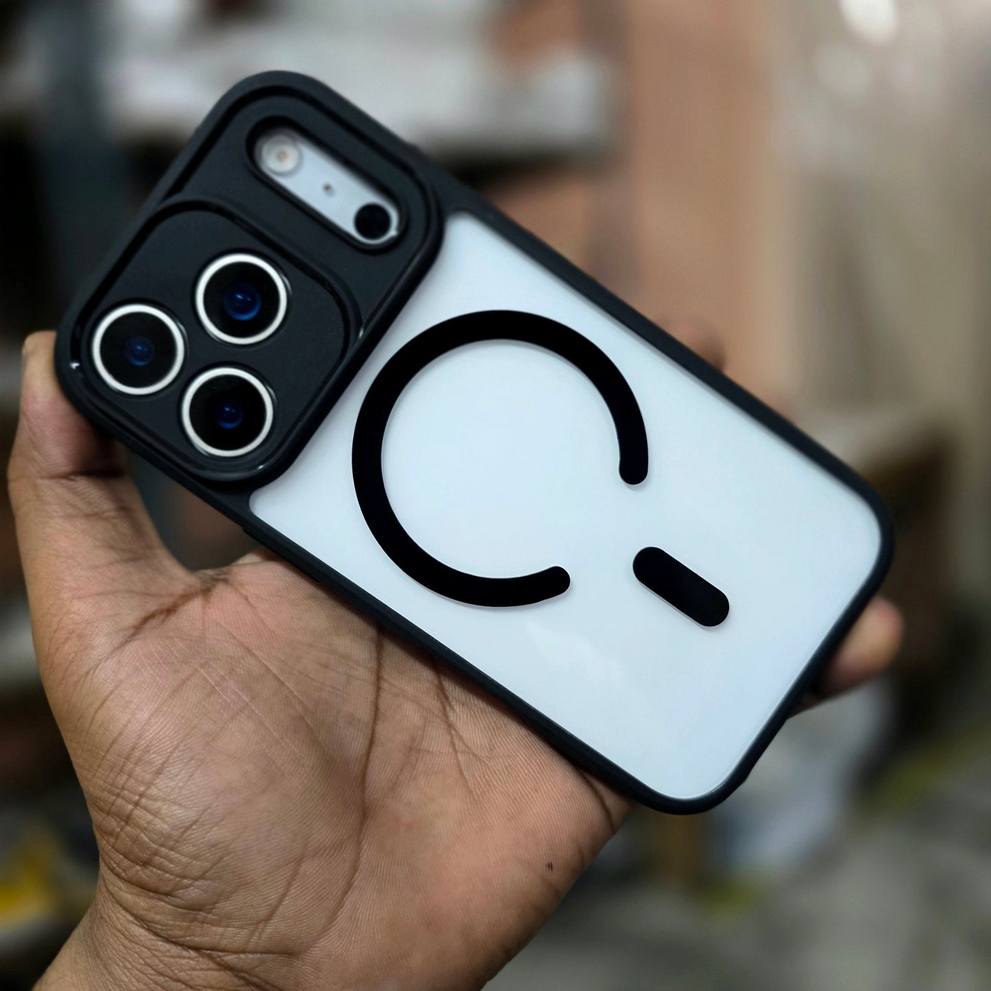 iPhone 17 Pro Max Anti Yellowing Shockproof Magnetic Magsafe Cover with Camera Protection - Black