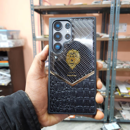 Samsung Galaxy S24 Ultra Shockproof Crock & Carbon Pattern Hugo Case (Animal Lord Series)