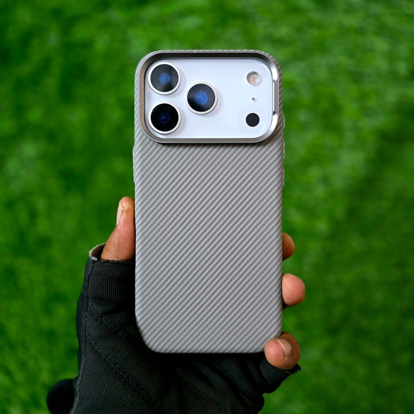 iPhone 17 Pro Max Carbon Case, 600D Carbon Fiber Texture Hard PC with Magsafe - Titanium