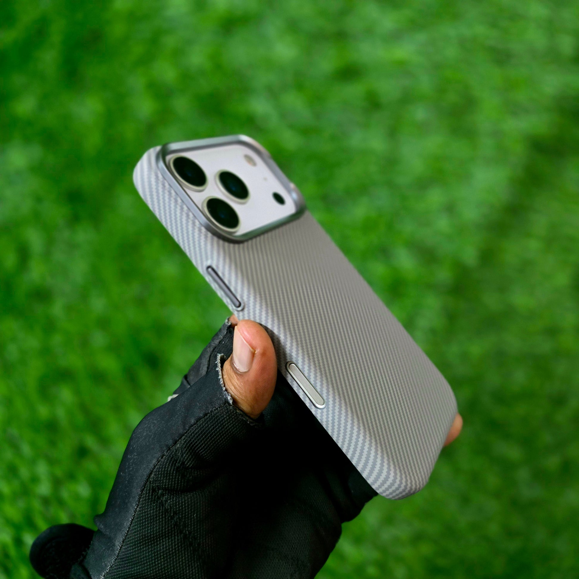 iPhone 17 Pro Max Carbon Case, 600D Carbon Fiber Texture Hard PC with Magsafe - Titanium