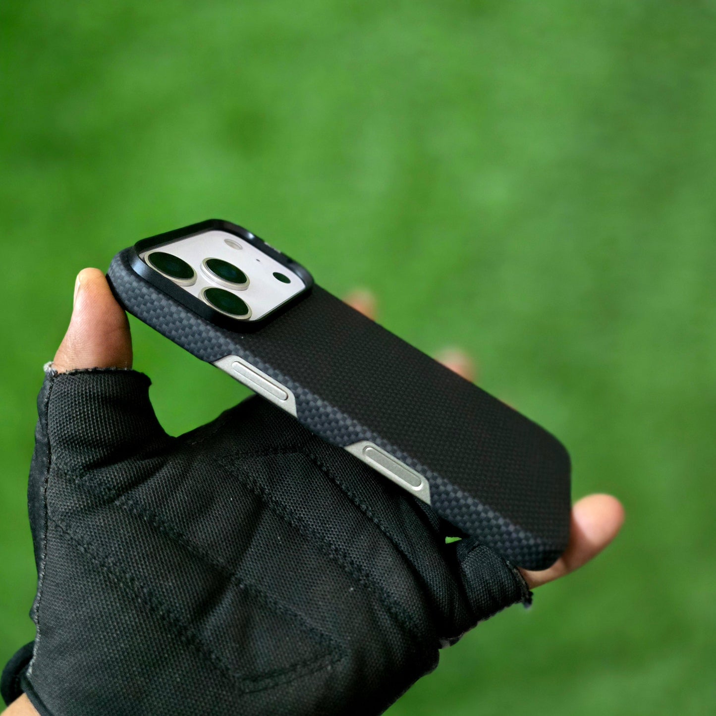 iPhone 17 Pro 0.4mm Thin Original SLIVA Real Aramid Carbon Fiber Case with Magsafe - Black