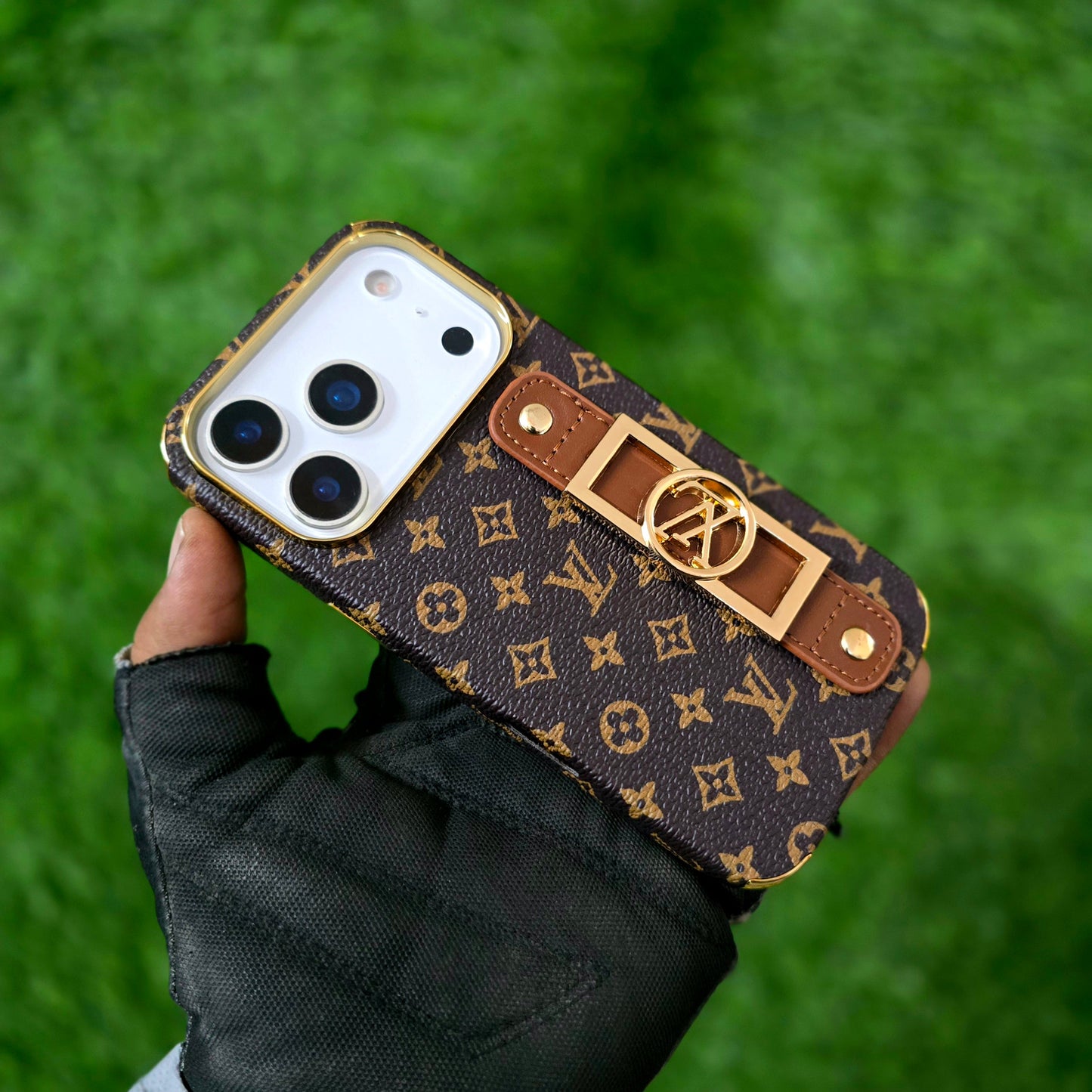 iPhone 17 Pro Max Luxurious Premium Louis Vuitton Leather Case with Belt - Brown.