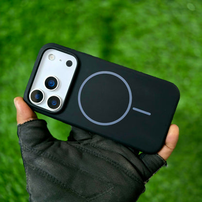 iPhone 17 Pro Max Liquid Silicone Magsafe Case Skin Feel - Black